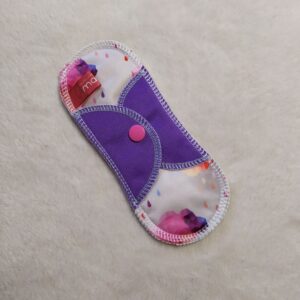 Protector Diario Anat贸mico Impermeable - Plush de Algod贸n (Dise帽o LLuvia 脕cida)